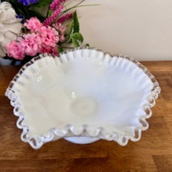 Vintage Fenton Silver Crest Milk Glass Ruffled Edge Pedestal Bowl Centerpiece‎ - Picture 3 of 7